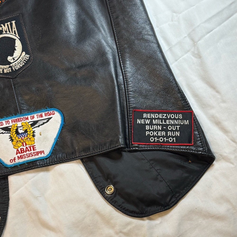 Women's Harley Davidson
Leather Vest - Picture 8 of 16